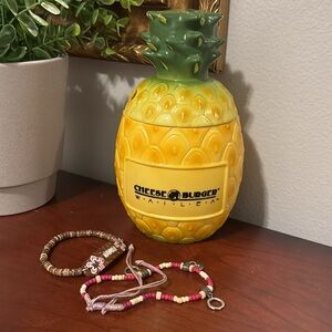 Vacation Memories of Cheeseburger in Paradise Wailea, Hawaii trip